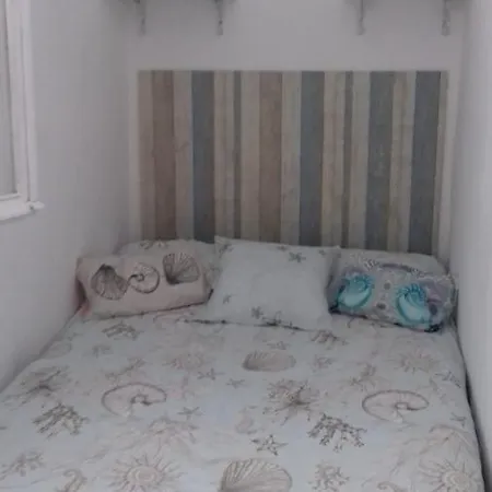 Iii Apartment